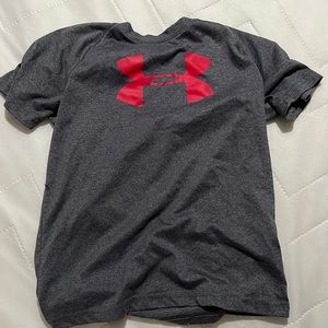 Kids under armor t shirt size 7
